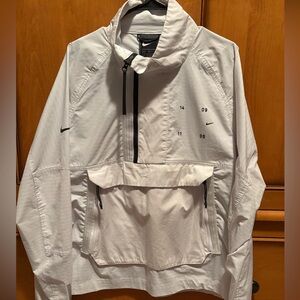 Nike Men's White Golf Windbreaker Jacket
